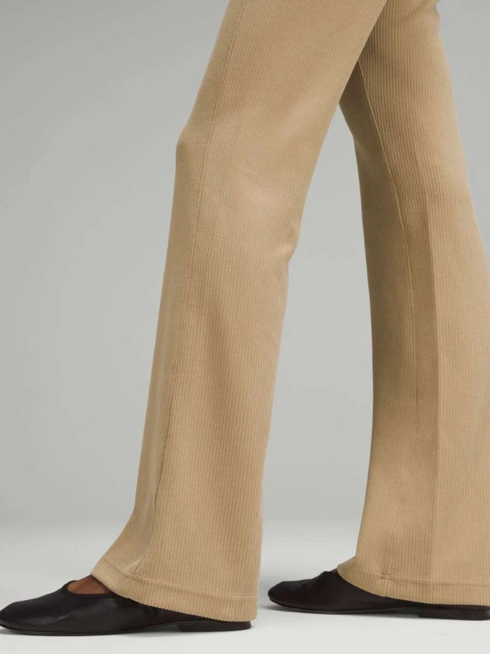 Lululemon Ribbed Softstreme Flared Pants Size 4 Filbert Tan 8125 - Picture 3 of 10